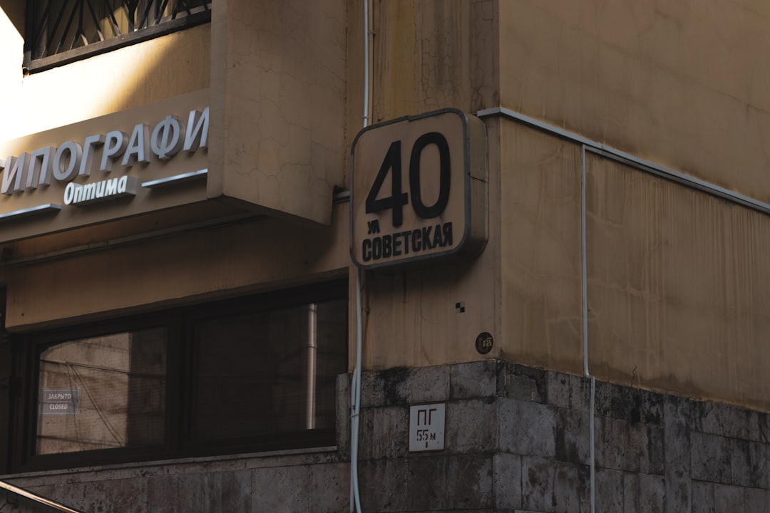 Equipo de Esteticanzada.pro con cliente feliz