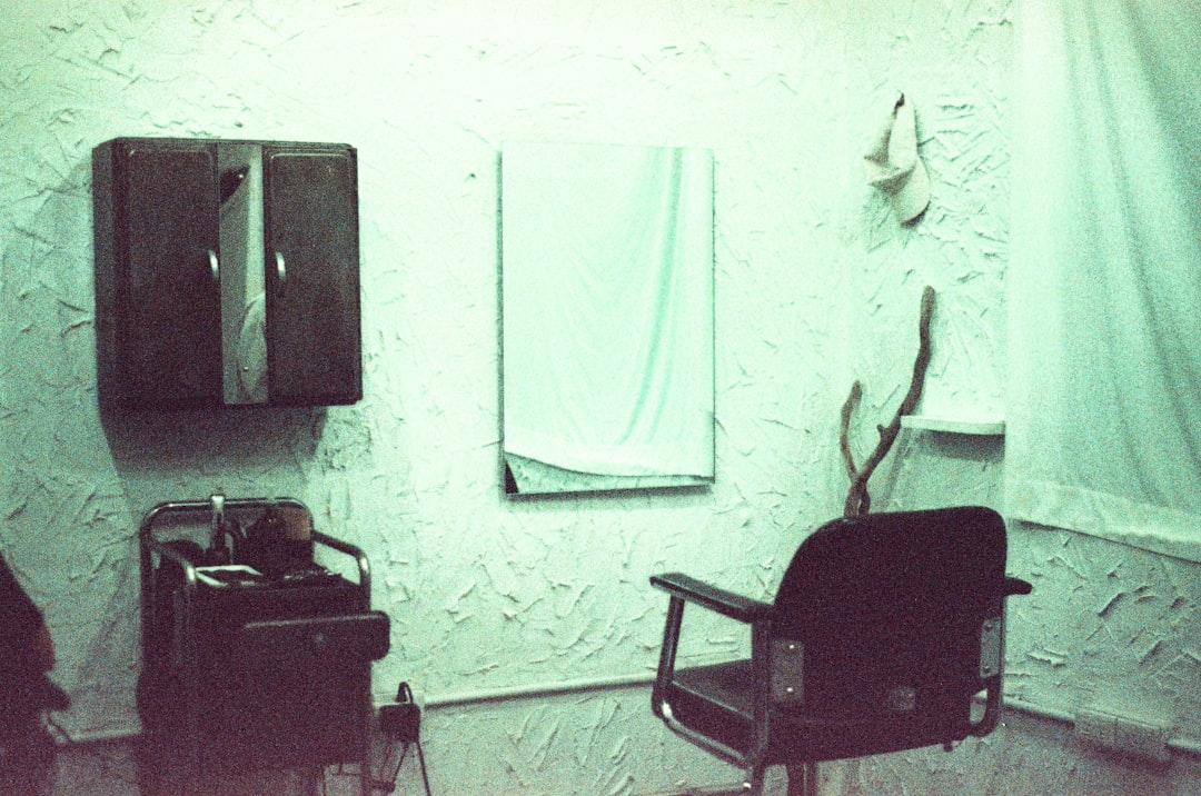 Corte de cabello y coloración balayage con brillo